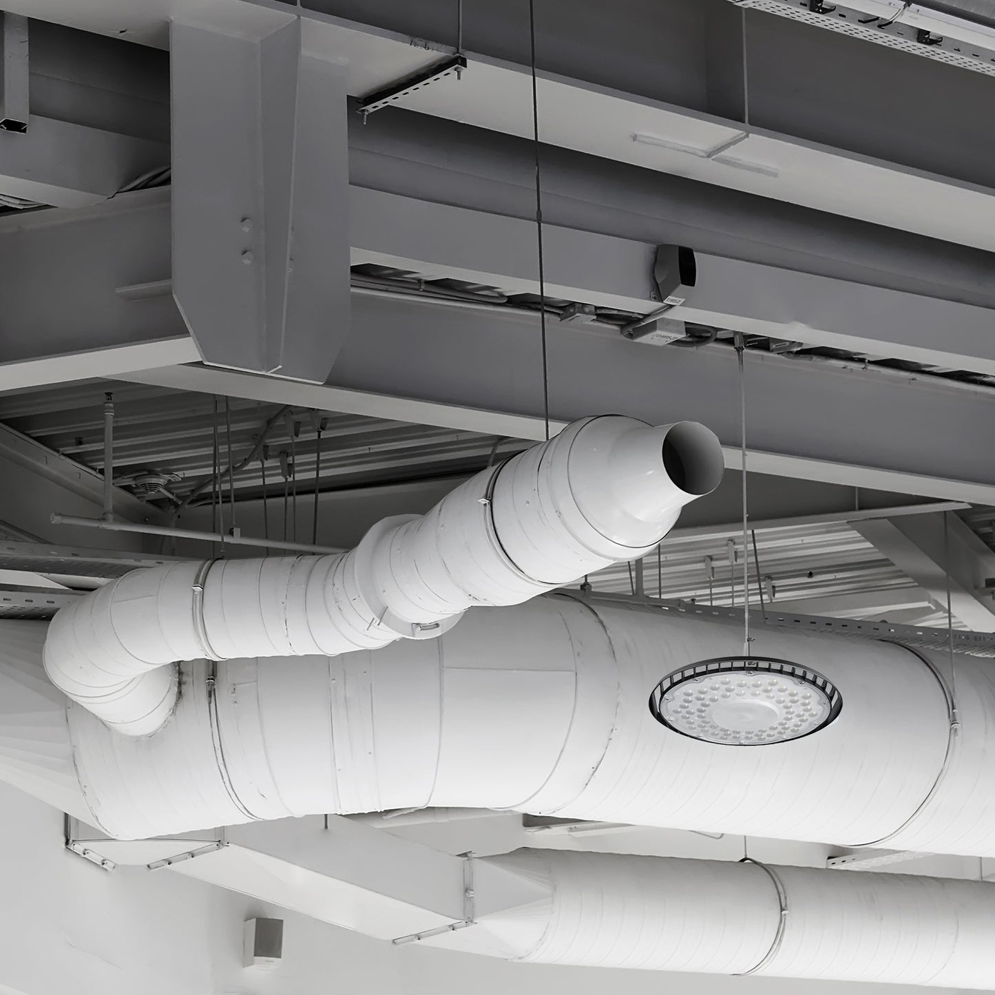 LED PLATEO SUN 4 HIGH BAY 205W Hallenleuchte 22600lm schwarz 70° 230V IP65 Industrieleuchte IK06 Neutralweiß 4000K